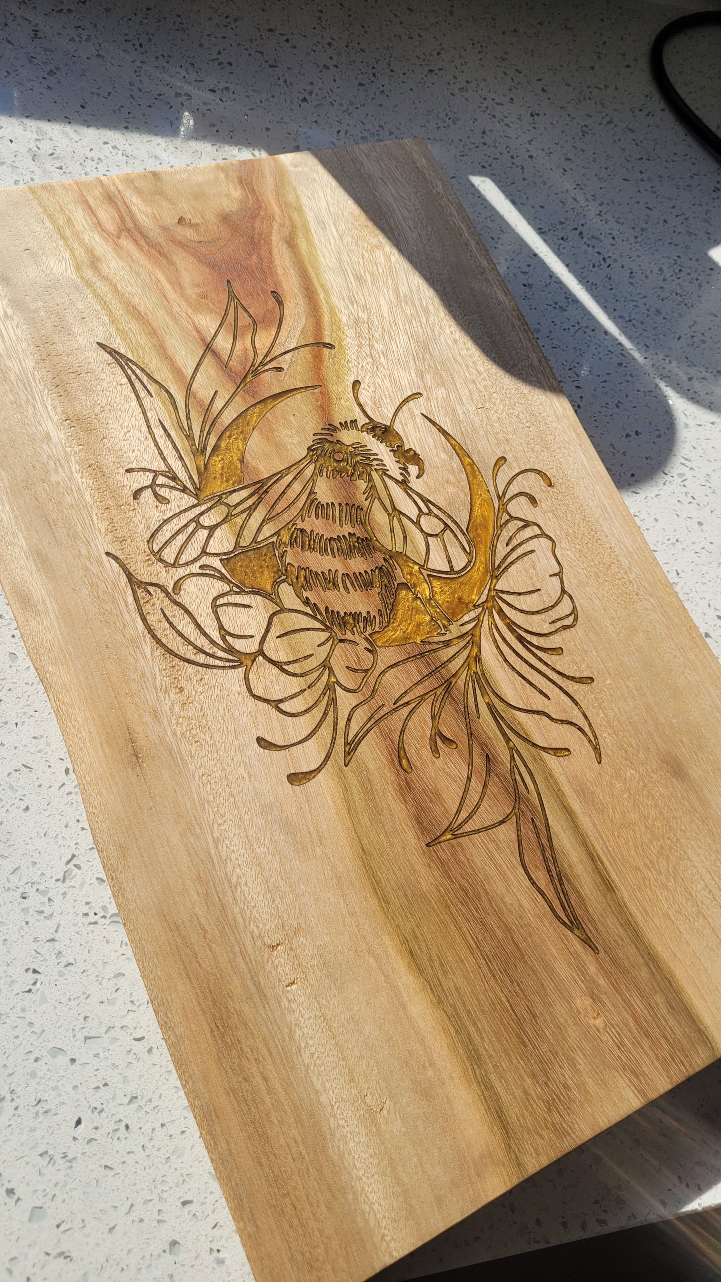 Golden Bee Engraved Camphor Laurel Board